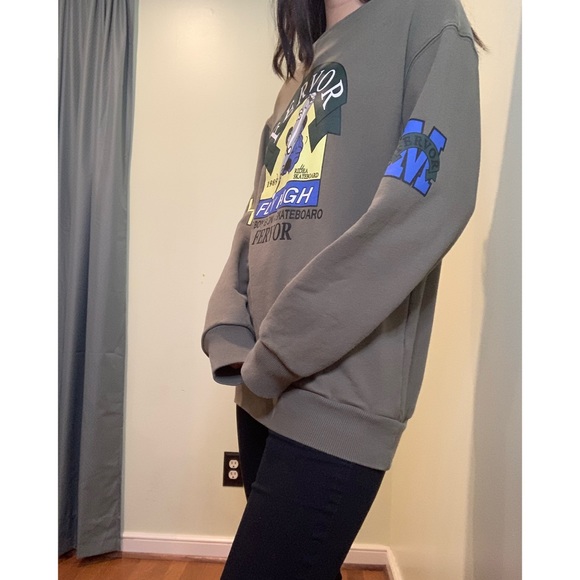 Dark Green Graphic Pullover Sweatshirt in M - Picture 3 of 3